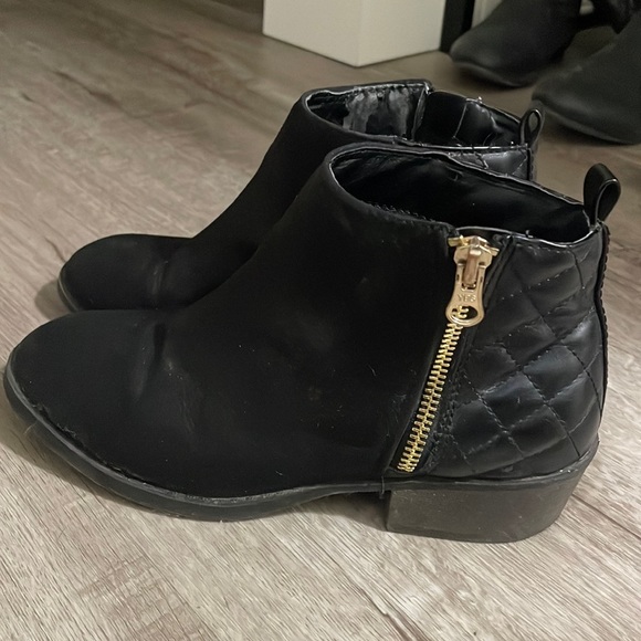 Steve Madden booties - Picture 1 of 3